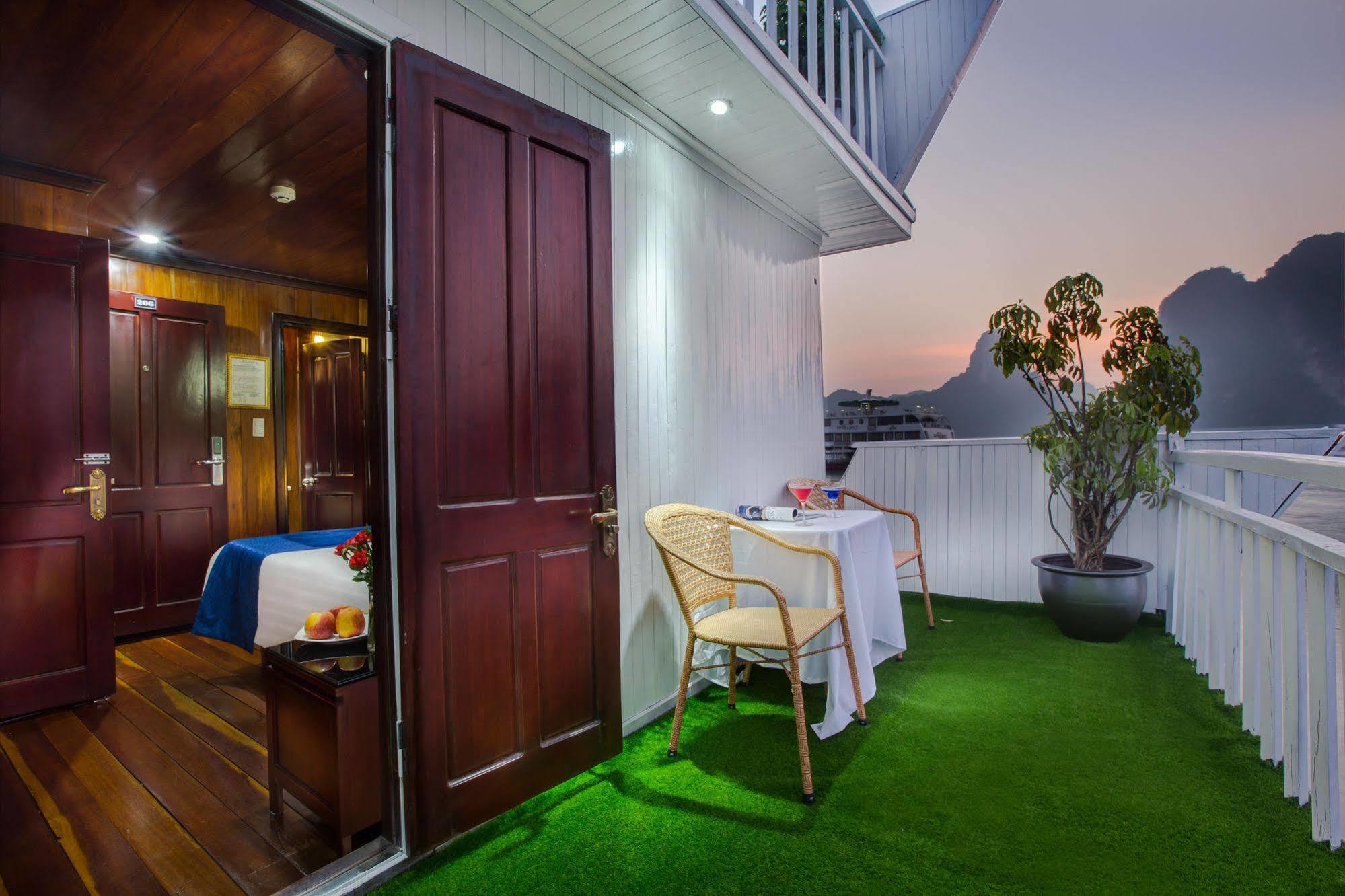 Hotel Flamingo Luxury Cruises Ha Long Exteriér fotografie