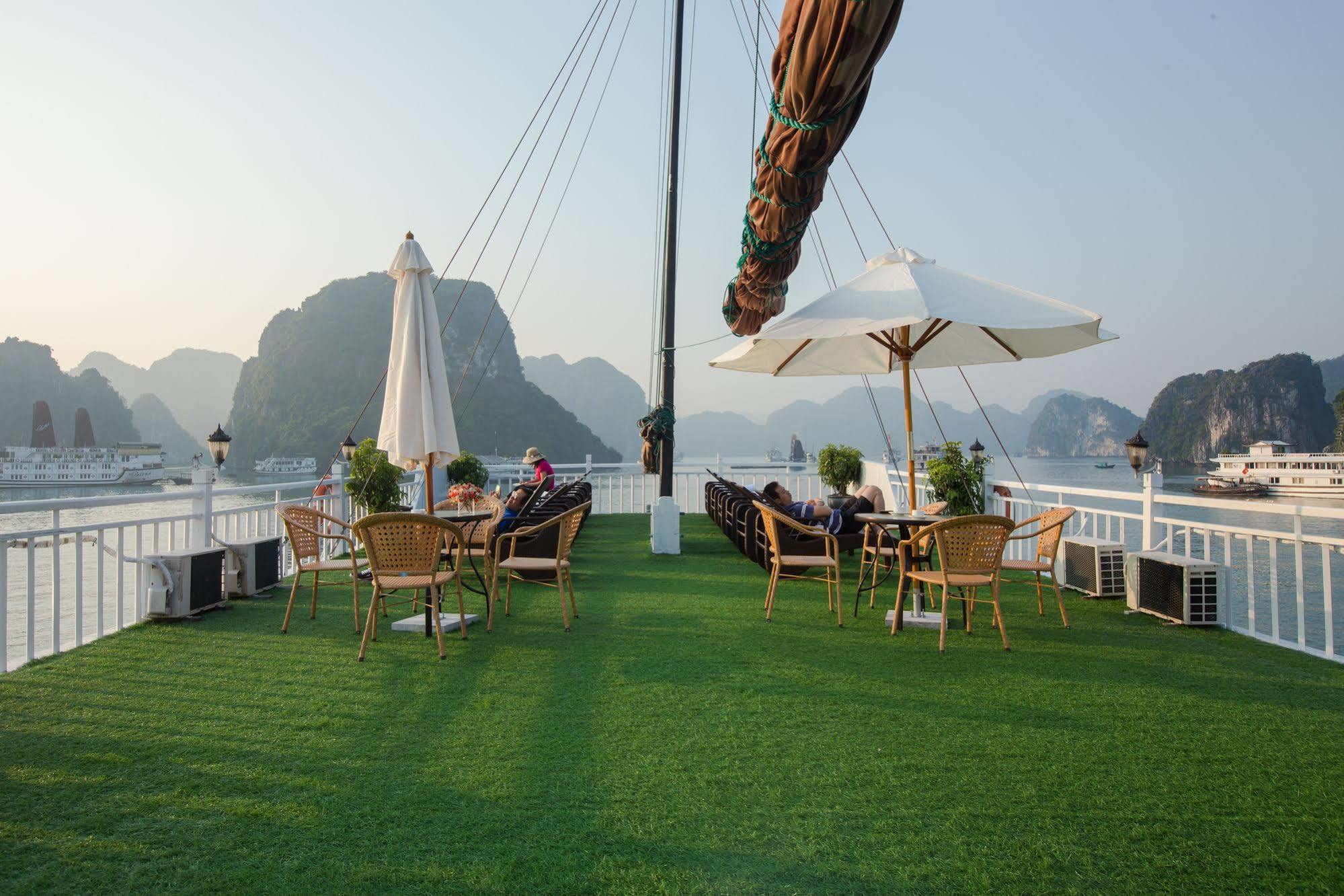 Hotel Flamingo Luxury Cruises Ha Long Exteriér fotografie